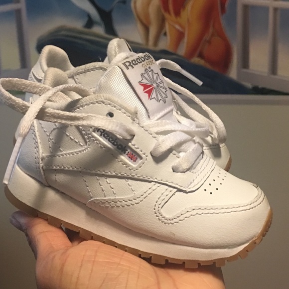 Reebok Classic - Picture 2 of 3